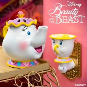 *2* Disney©️ Scentsy warmers